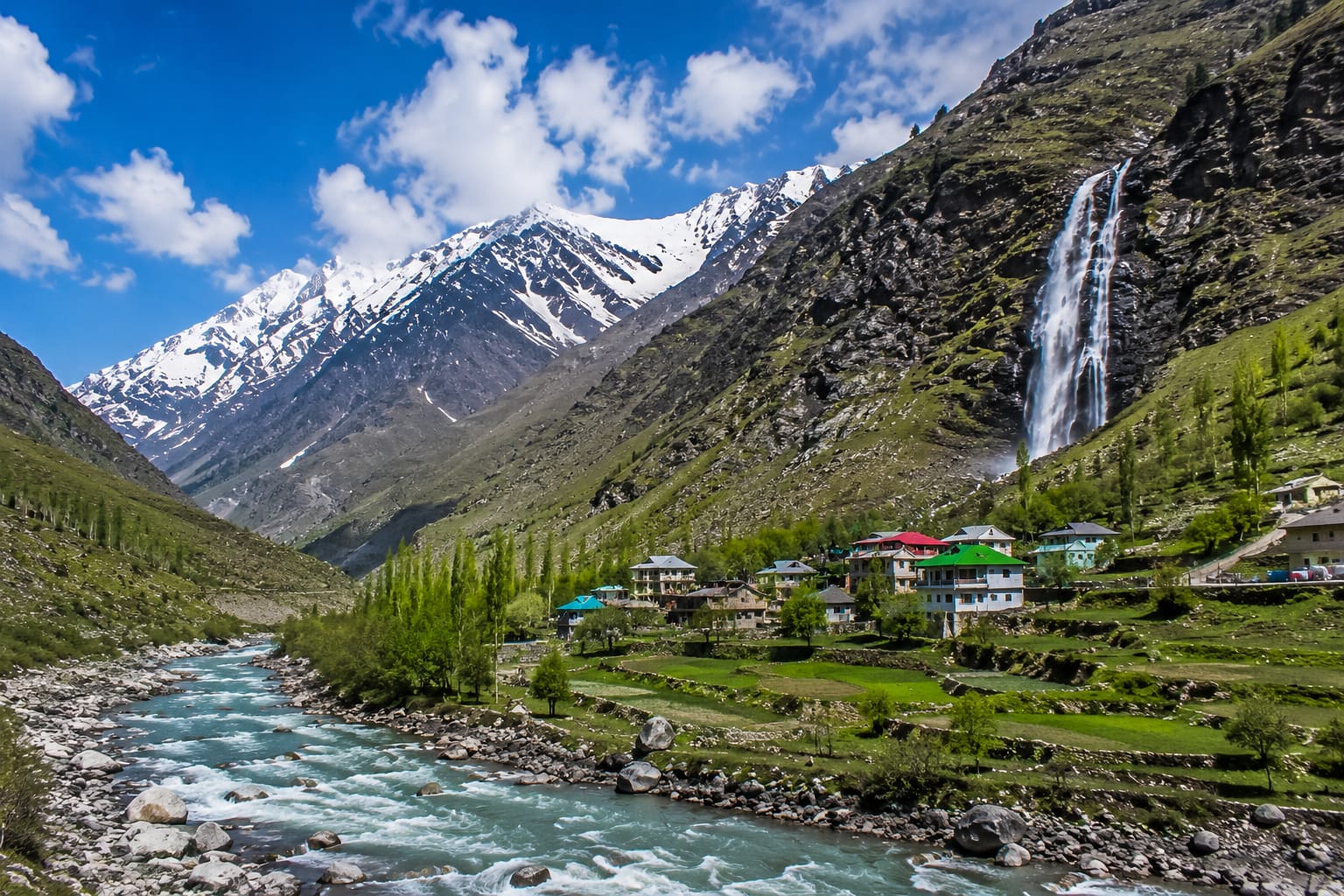 🏔️ Sissu – Lahaul Valley